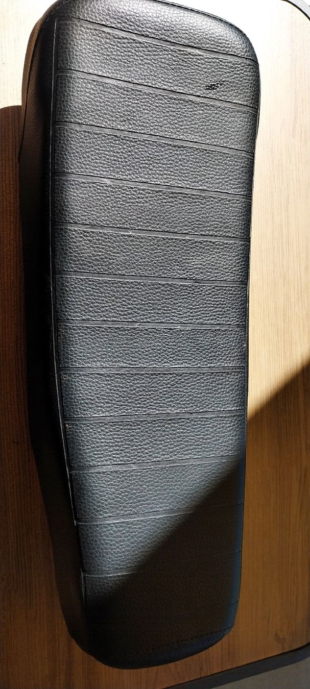 Pièces pour mobylette: selle adaptable sur velomoteur  – D'occasion à chatelaine par the_l5wf