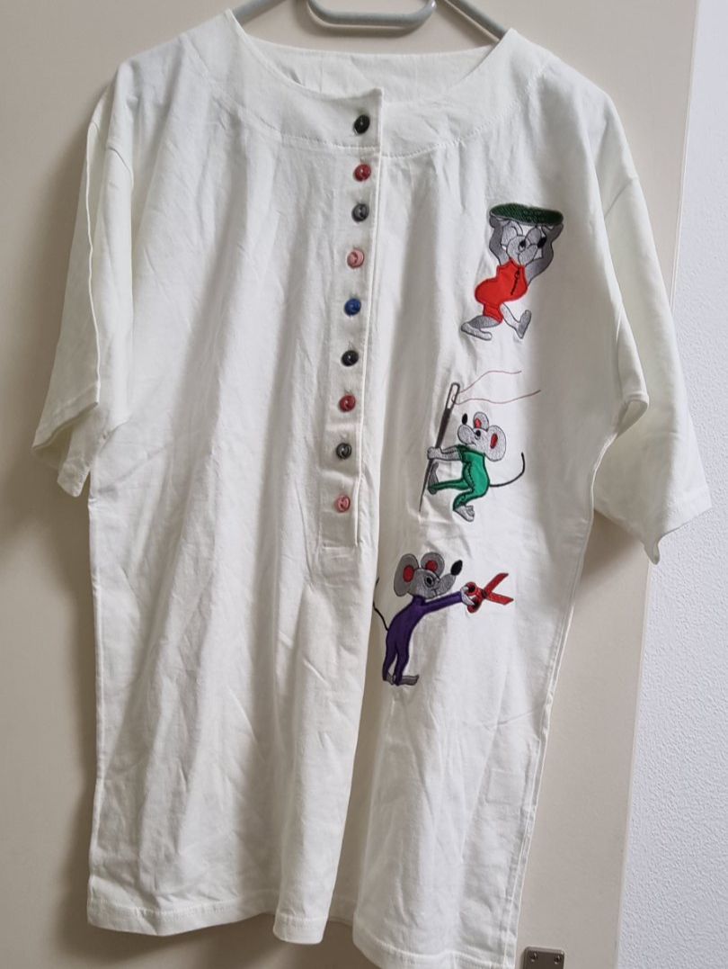 T-shirt: Shirt Gr. M  bestickt neu – Nuovo e nell'imballaggio originale da geroldswil venduto da Gumball1 1