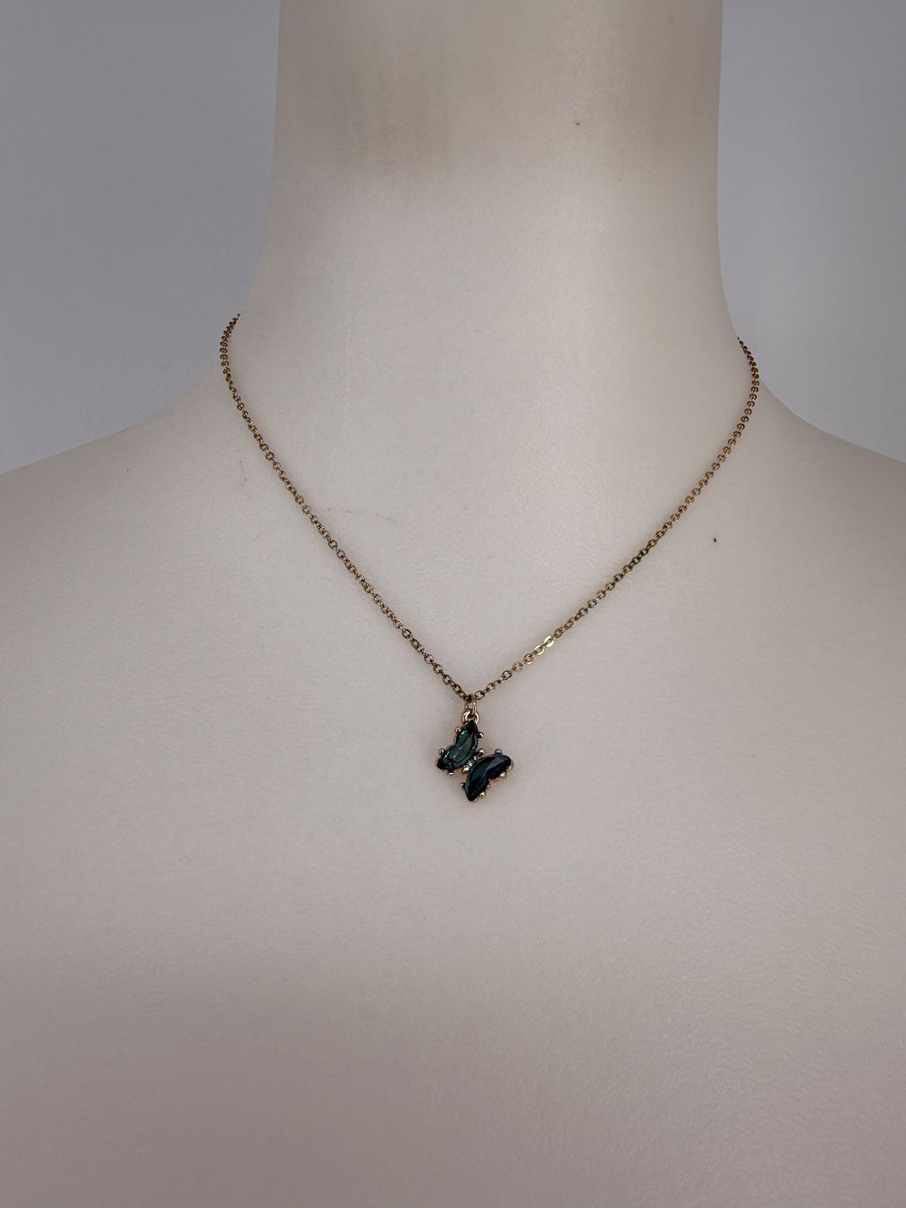 Catenine: Kette mit Schmetterling Anhänger – Usato da Auenstein venduto da moin.