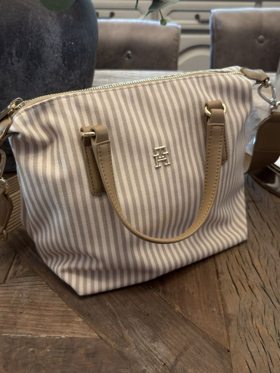 Tommy Hilfiger Borse da donna: Tommy Hilfiger Tasche neu  – Nuovo (secondo la descrizione) da Fehraltorf venduto da Erdo81