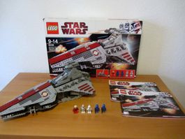 LEGO Star Wars 8039 " Venator-Class Republik Attack Cruiser"