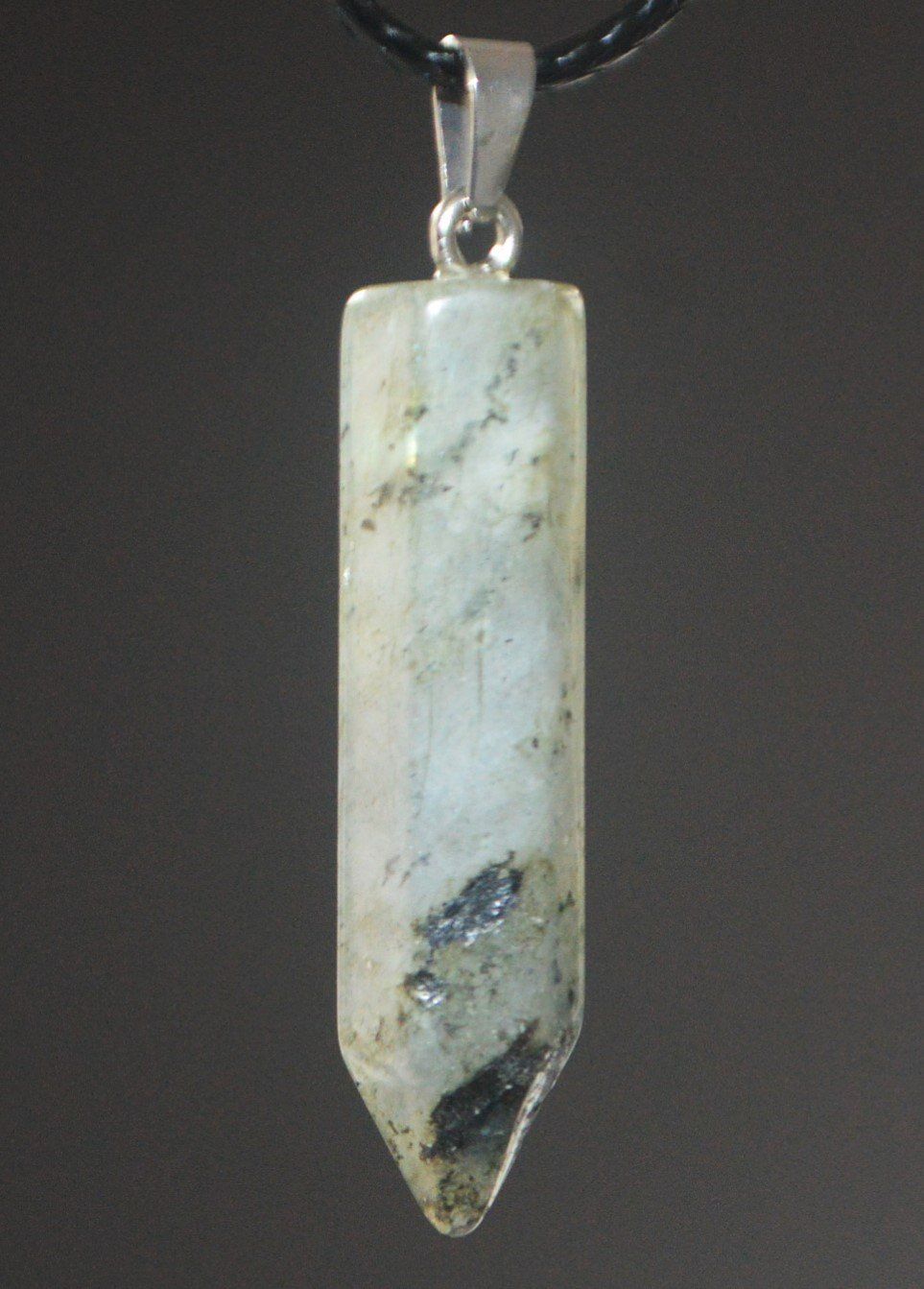 Ketten: Halskette Y-522 Labradorit Obelisk 3,3cm – Neu und originalverpackt aus Goldiwil (Thun) von han_v5b7