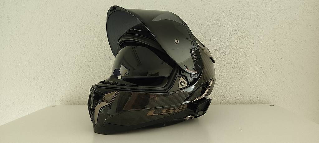 Helme & Visiere: L52 Carbon Motorradhelm – Gebraucht aus Pfäffikon ZH von Lafayette. 1