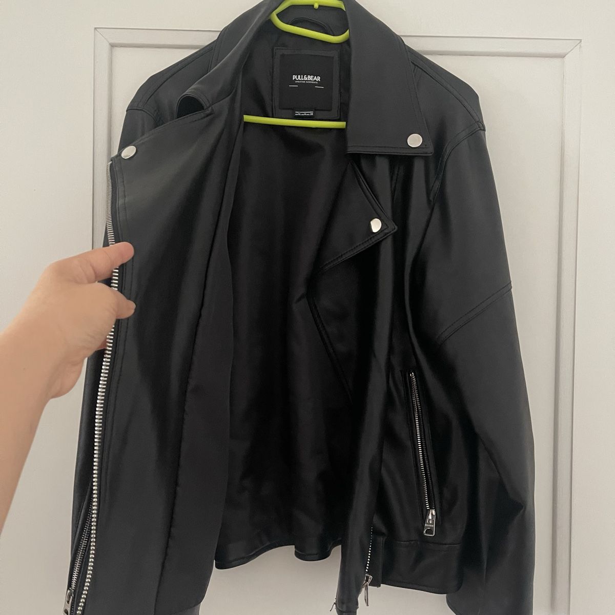 Pull&Bear Giacche: Pull&Bear Bikerjacke aus schwarzem Kunstleder. Gr. M – Nuovo (secondo la descrizione) da Bern venduto da dek_7bjd 1
