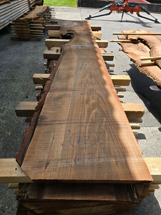 Articoli in legno: Nussbaumbrett Nr.72 – Nuovo (secondo la descrizione) da Lützelflüh-Goldb venduto da ch.waelchli-holz.ch