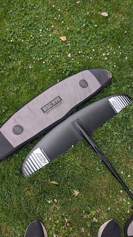 Tavole da surf e di nuoto: AXIS BSC 890 Front Wing inkl. Cover  Top Zustand – Usato da Nidau venduto da BenStar81