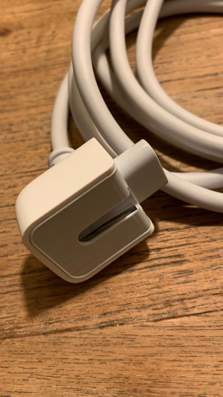 Apple Cavi: 🍏 Apple Stromkabel – Usato da Basel venduto da Schmutpa 2