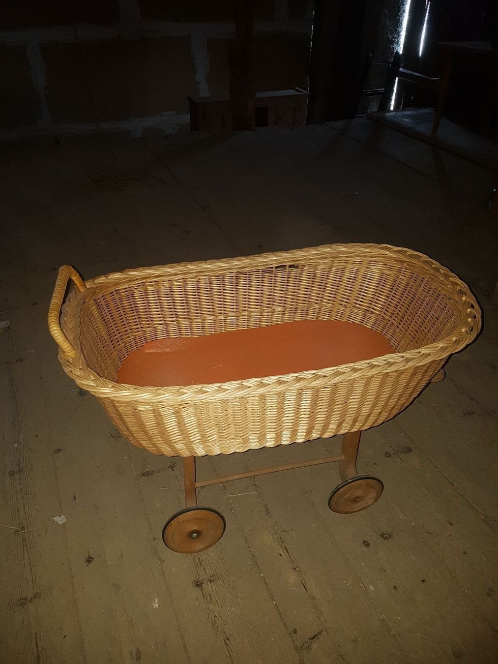 Carrozzine: Kinderwagen geflochten – Usato da Sils im Domleschg venduto da platin01