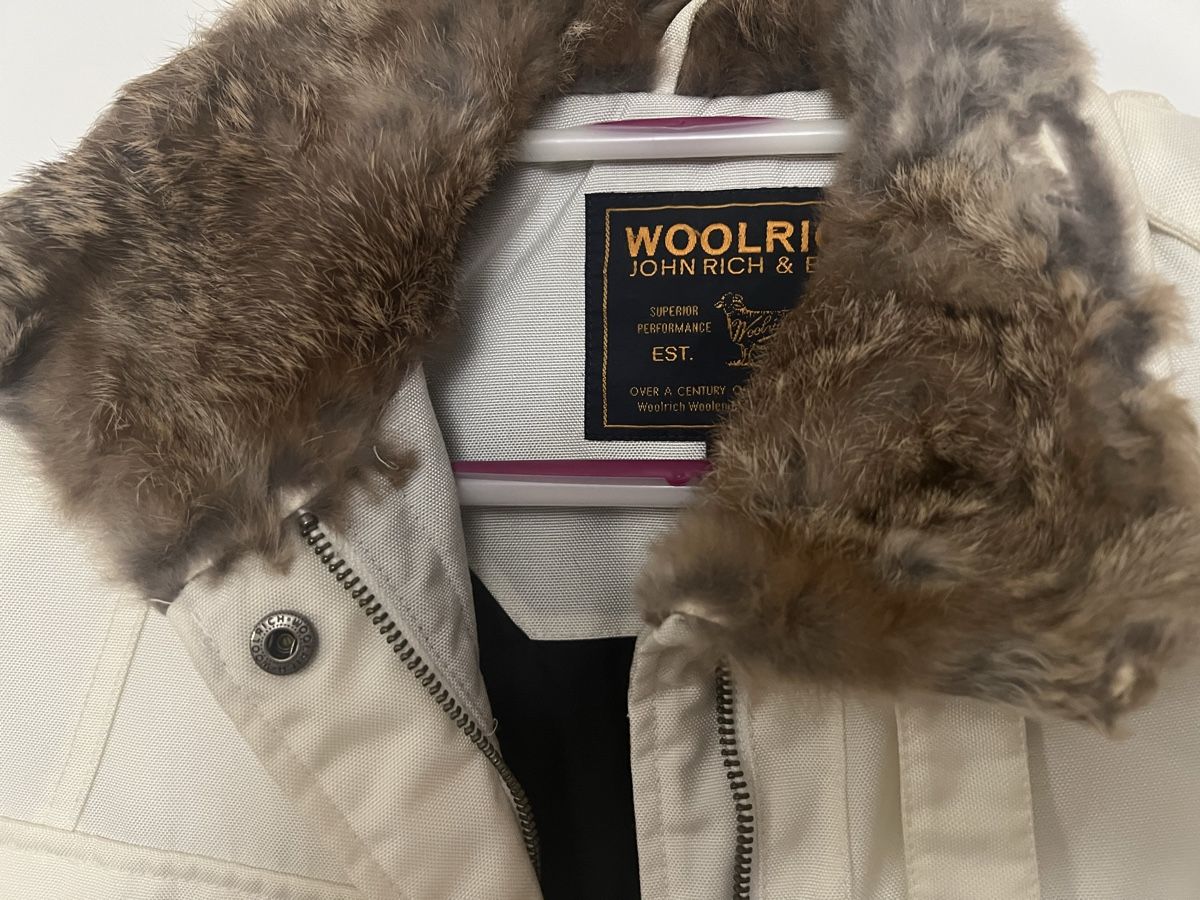 Woolrich Giacche: Original Woolrich Jacke XS Off-White mit Echtfell – Usato da Basel venduto da evenex 2