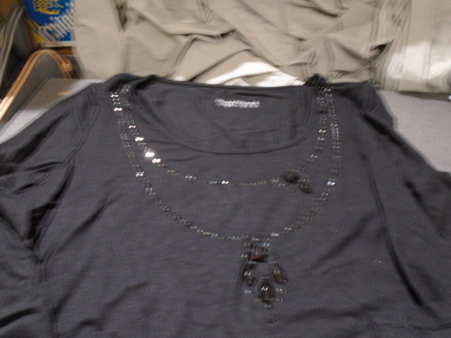 Pullover & Sweatshirts: Pullover Grösse 38, Beautiful Diamonds, schwarz/oben mit – Gebraucht aus Zürich von abraxas1291 1
