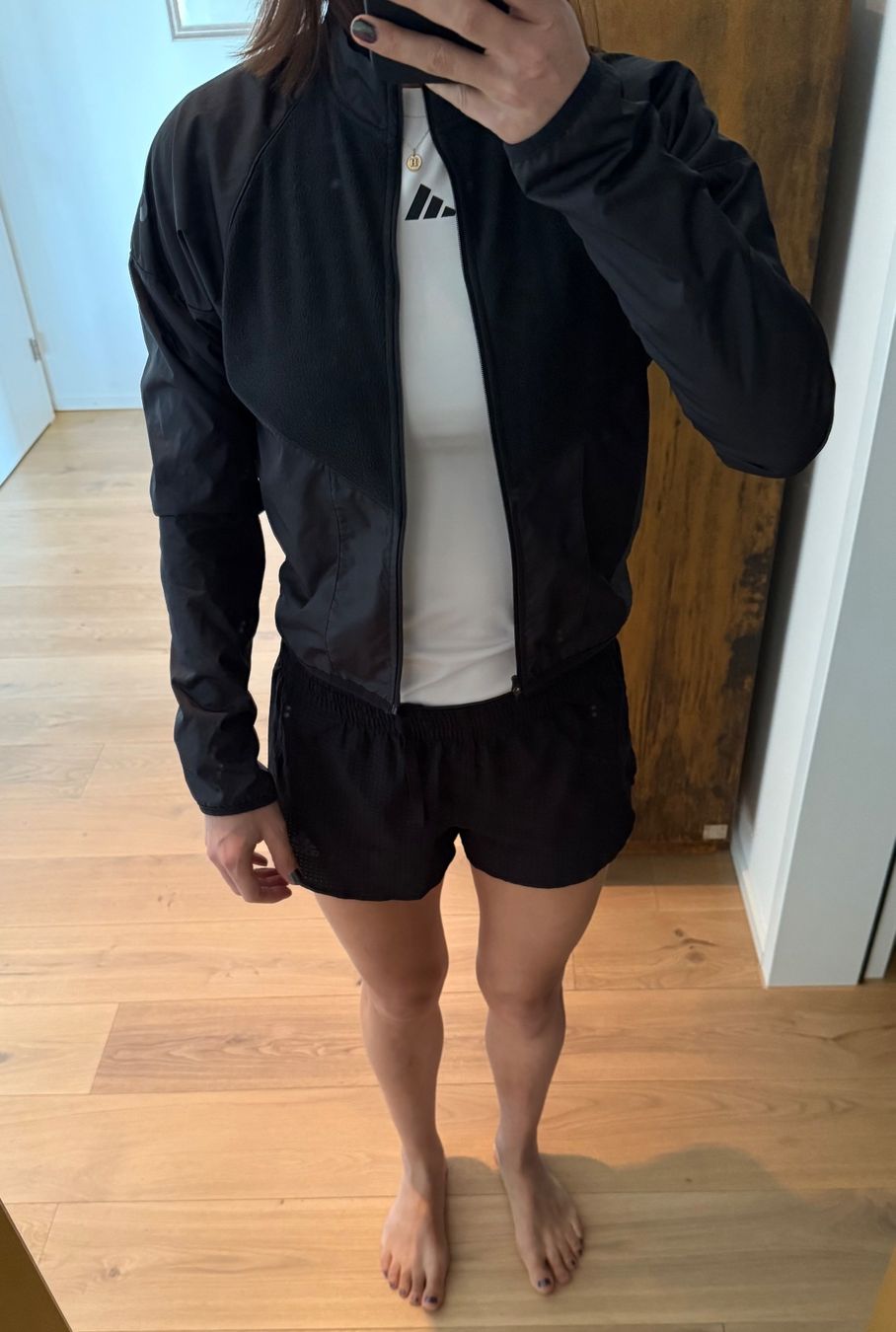 Nike Giacche: Nike Running schwarze Jacke XS – Nuovo (secondo la descrizione) da Oberwil-Lieli venduto da Claudine_1988