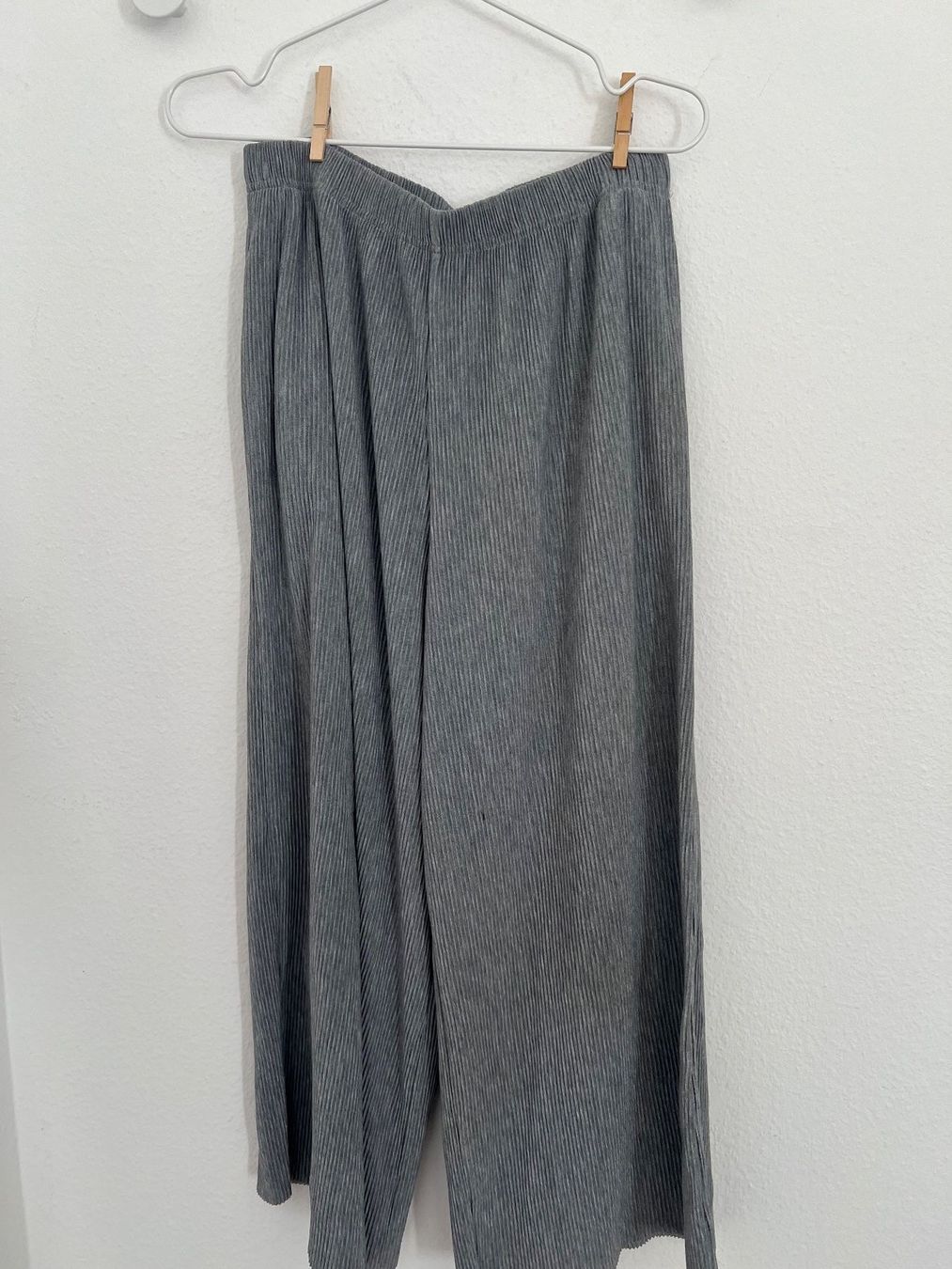 Uniqlo Pantaloni: Uniqlo, Hellblaue Sommerhose, Grösse 36 – Usato da Zürich venduto da lisitsyna