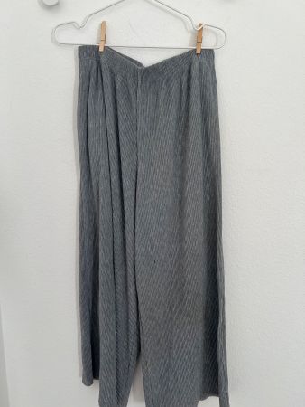 Uniqlo, Hellblaue Sommerhose, Grösse 36