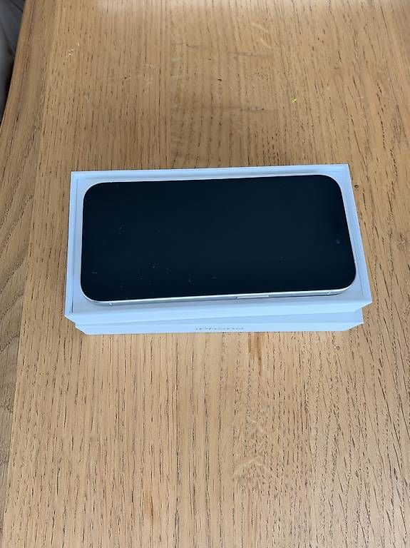 Apple Telefoni cellulari / Smartphones: iPhone 15 Pro 128GB Weiss – Usato da Therwil venduto da eda_t89x