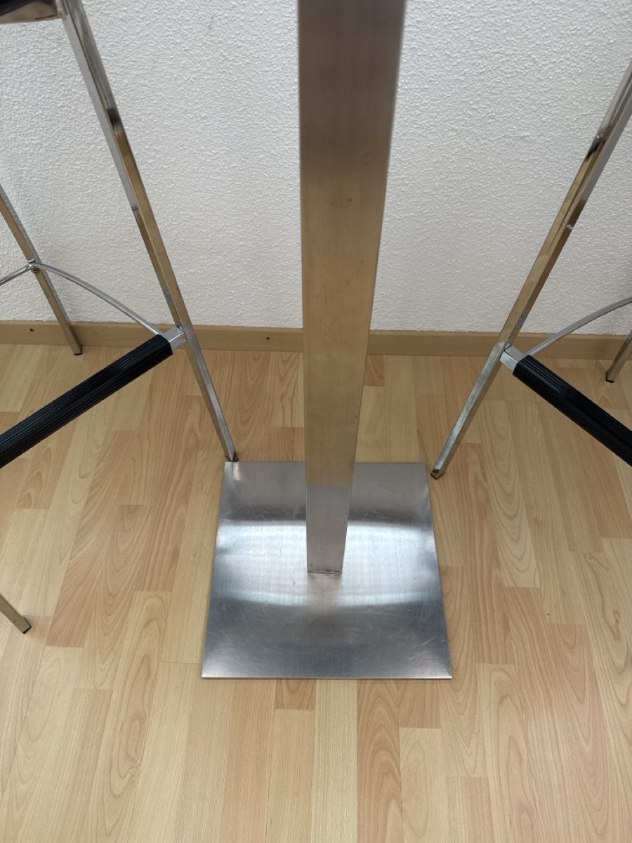 Set de table et chaises: Stehtisch mit 2 Barhockern Leder schwarz/Chrom – D'occasion à Pfäffikon ZH par Fruchtsaft 5