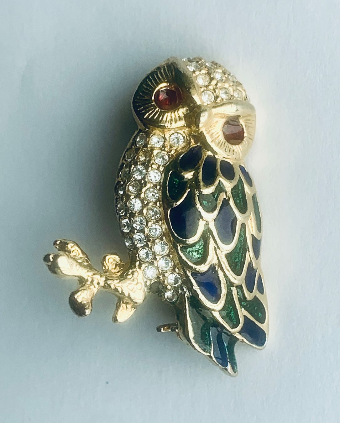 Spille & Fermagli: Vintage Eulenbrosche, goldfarben, emailliert, Strass, – Usato da Bern venduto da Flora.Sonea