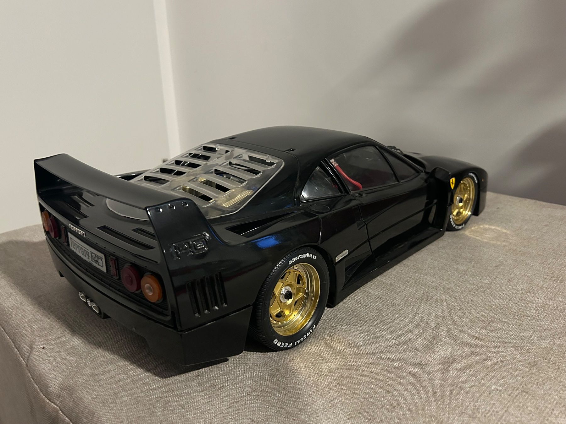 Pocher Modellautos: Ferrari F40 1:8 Pocher – Gebraucht aus Jongny von Christopher7 3
