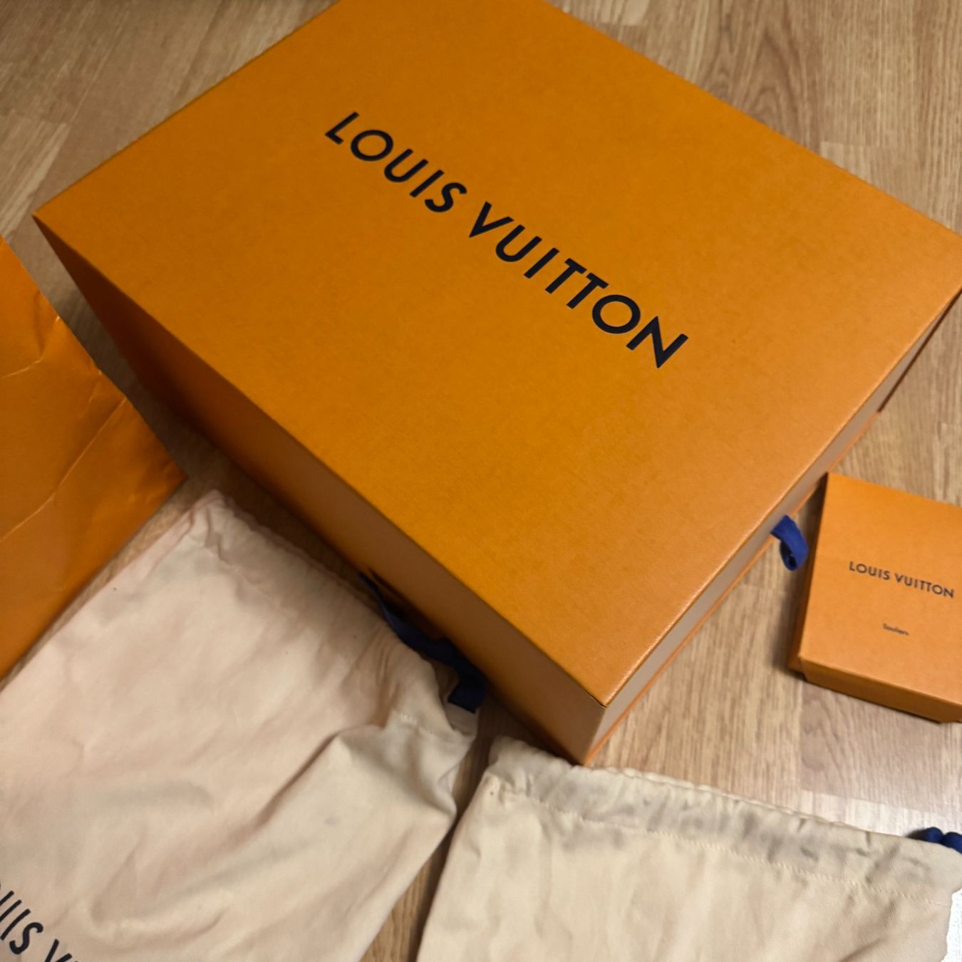 Louis Vuitton Scarpe da uomo: Louis Vuitton LV Trainer Sneaker Grau Weiss – Usato da Bern venduto da 1unzefeinsilber 2