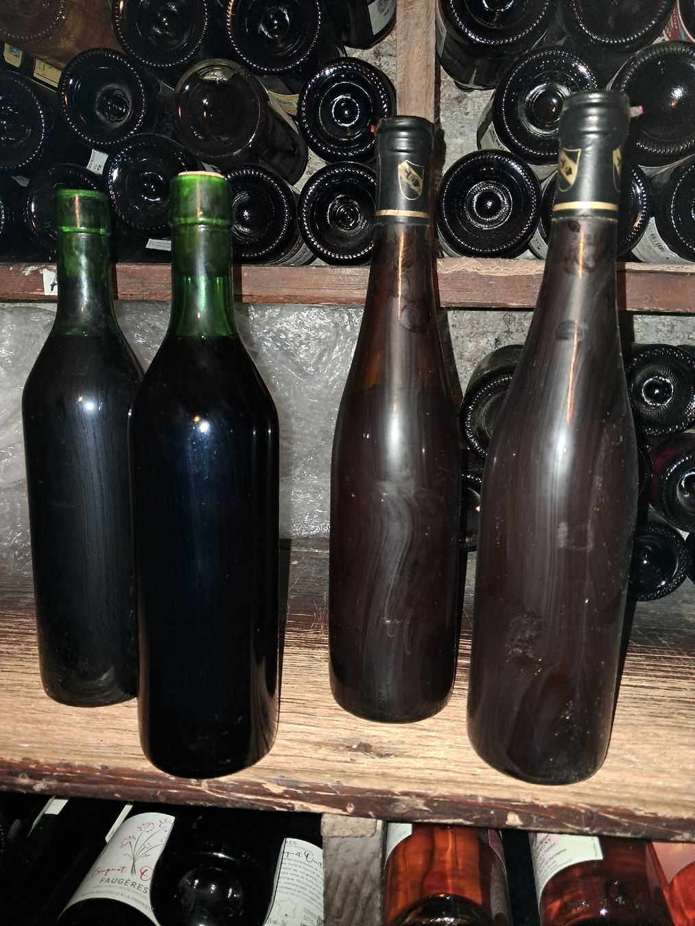 Vino: Lot de 4 bouteilles sans millésime – Nuovo e nell'imballaggio originale da Le locle venduto da juliensaran 3