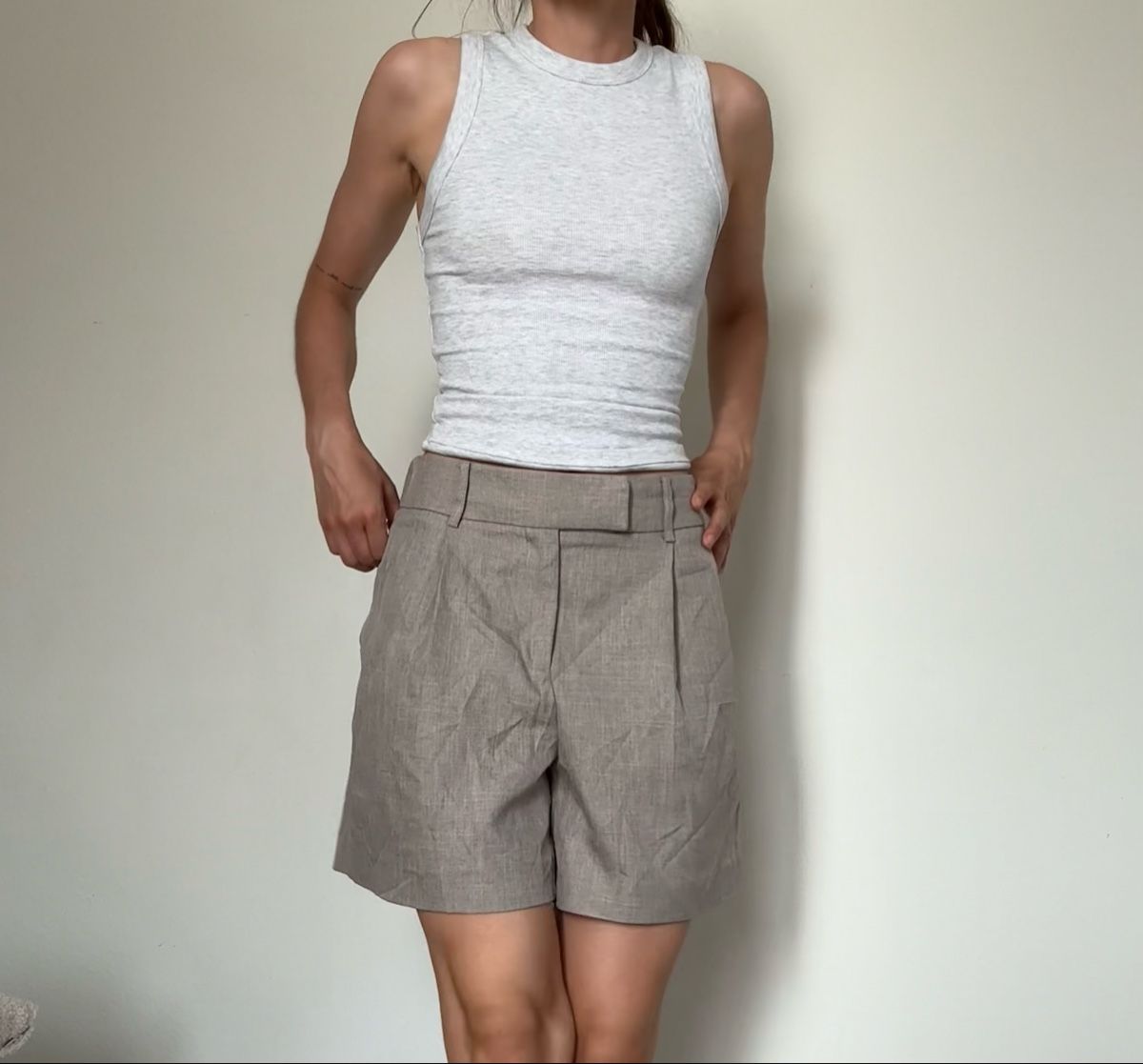 Only Pantaloni: Kurze Hose Beige XS – Usato da Zürich venduto da edit_closet