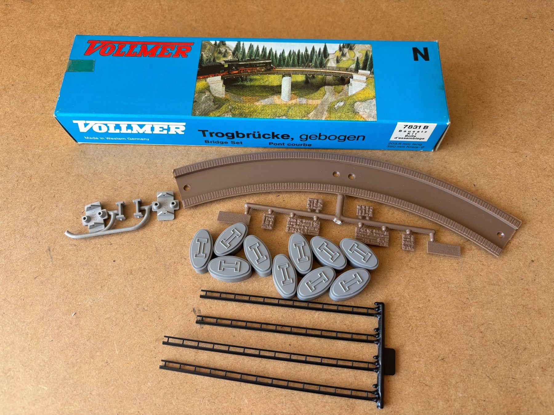 Vollmer Modellini di ferrovie: Vollmer 7831 B Trogbrücke gebogen Bausatz – Nuovo e nell'imballaggio originale da Hauterive NE venduto da eriamch