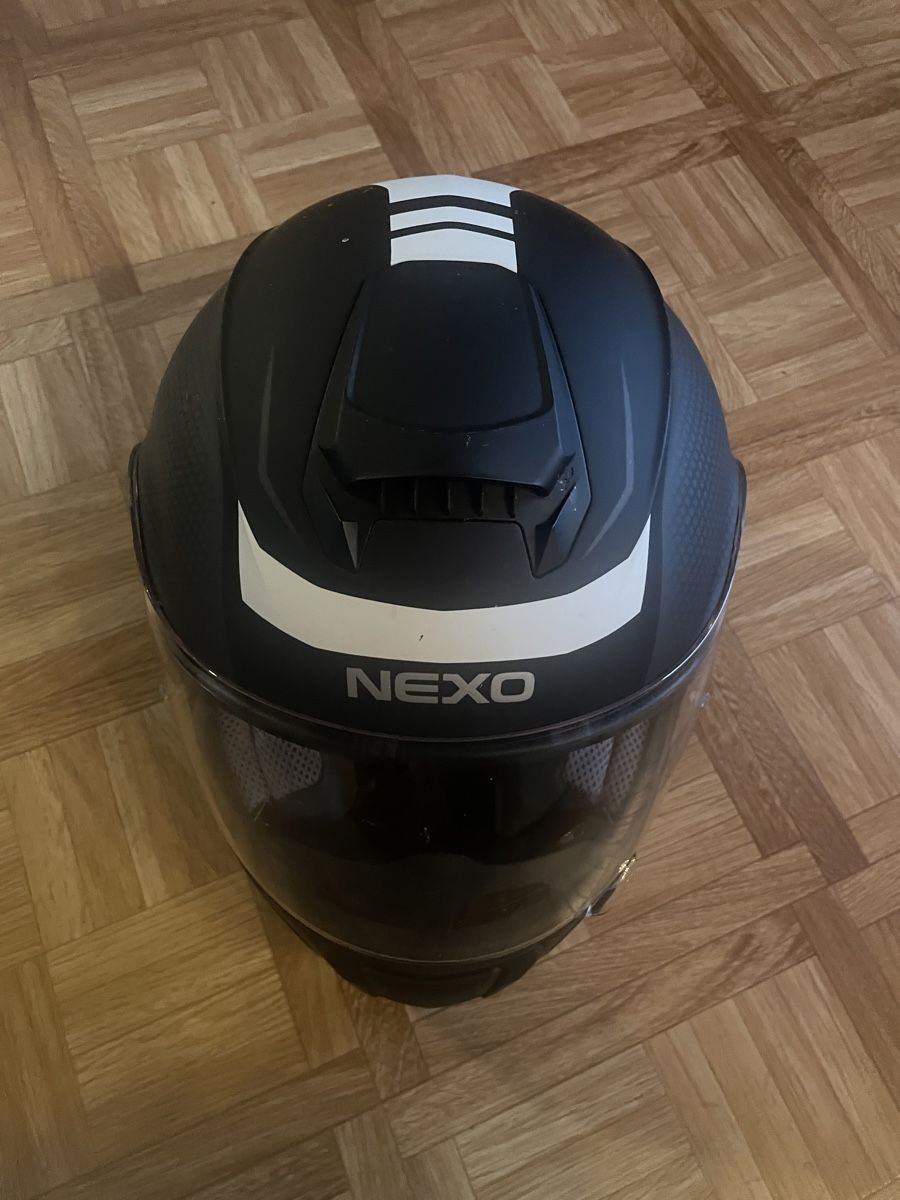 Caschi & visiere: Motorradhelm Marke Nexo, Grösse M – Usato da Grossdietwil venduto da celineeeee 1