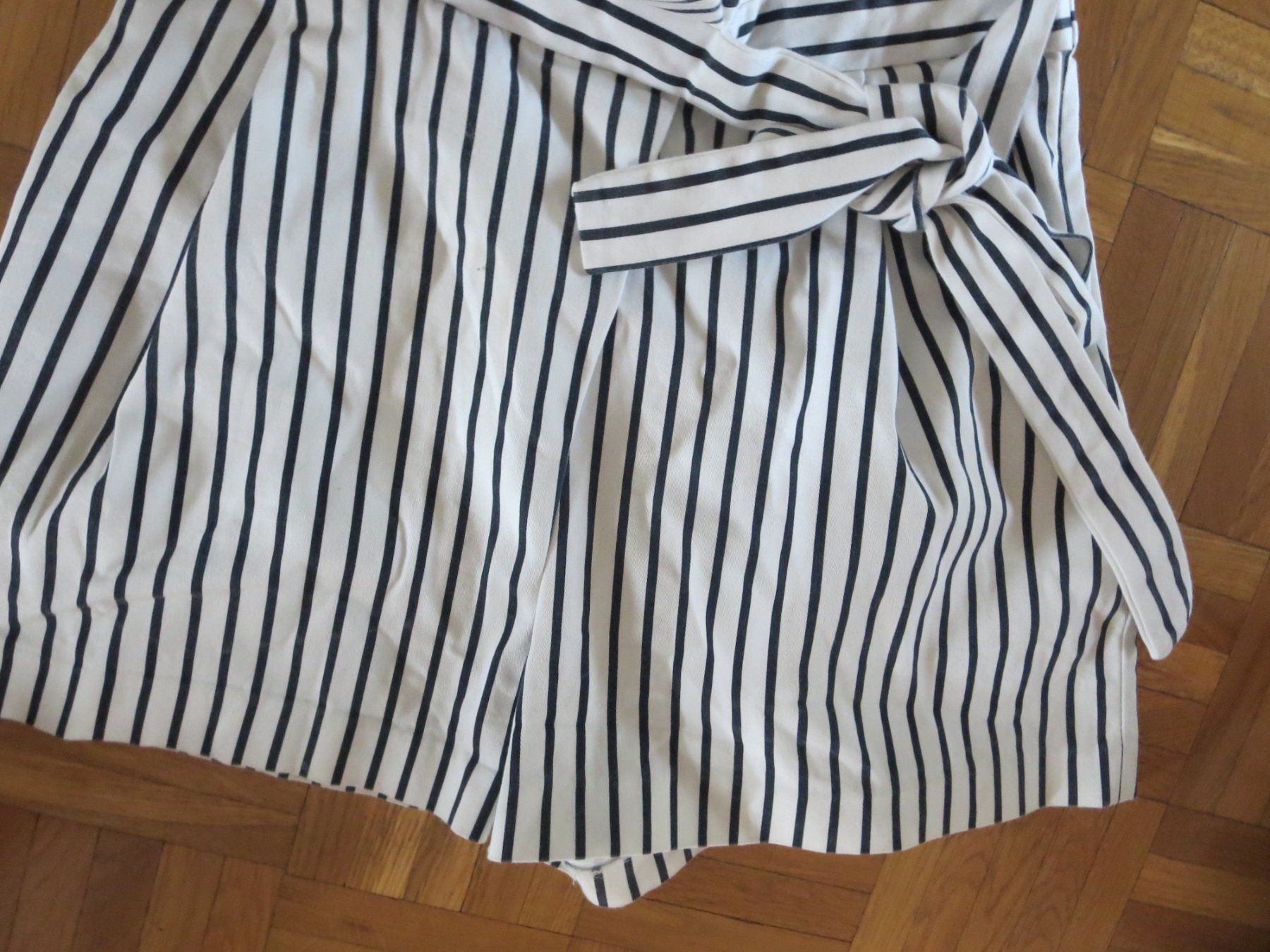 Zara Pantaloni: lässige Damen Shorts /Gr. XS – Usato da Wallisellen venduto da Arvenstube 2