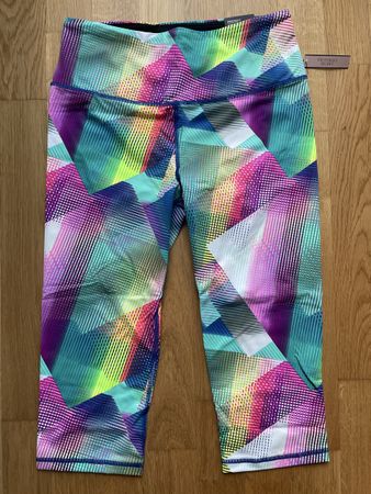 Victoria’s Secret Capri Sports Leggings M NEW