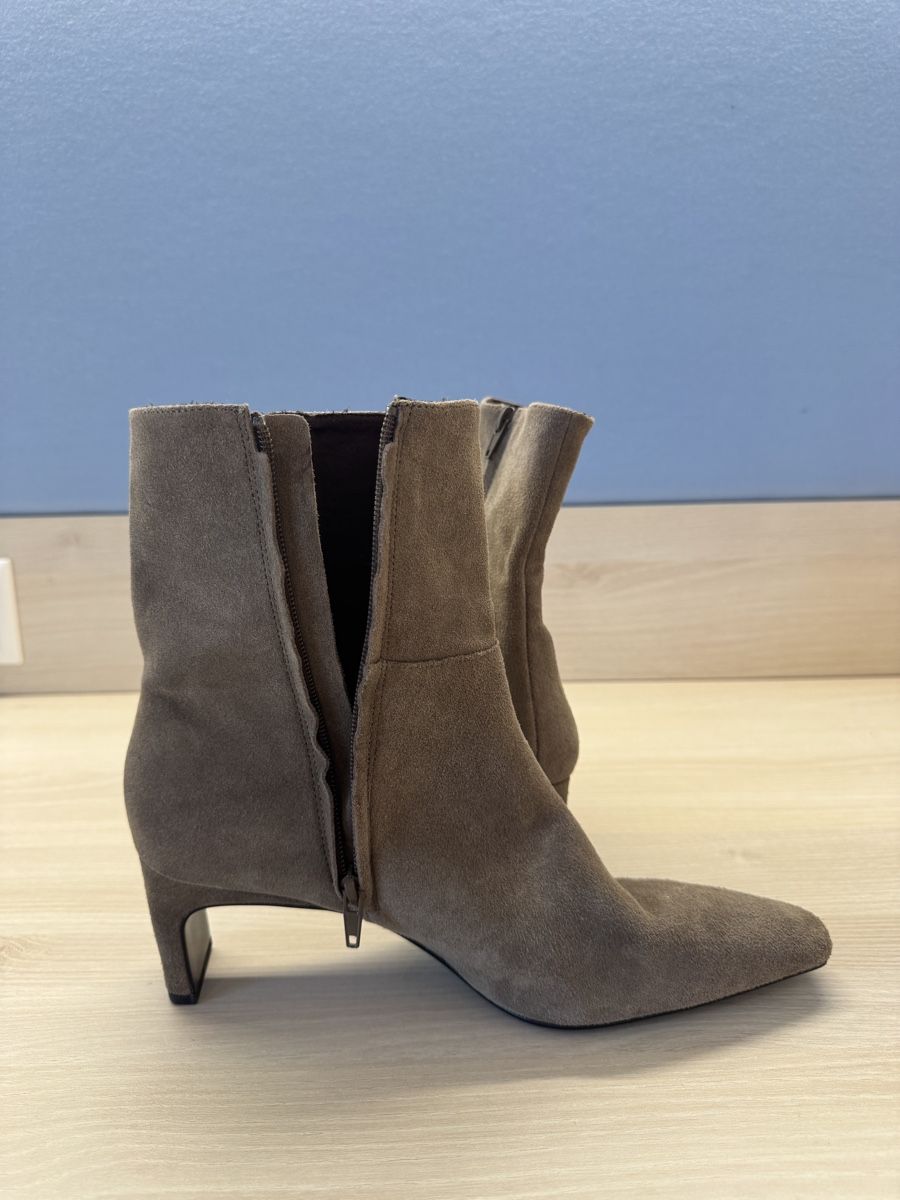 Zara Scarpe da donna: Zara boots 40 – Usato da Clarens venduto da Ian_calvin 2