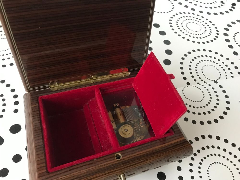 REUGE BOÎTE A MUSIQUE MUSIKDOSE MUSICAL BOX SWISS MADE ! Kaufen auf Ricardo