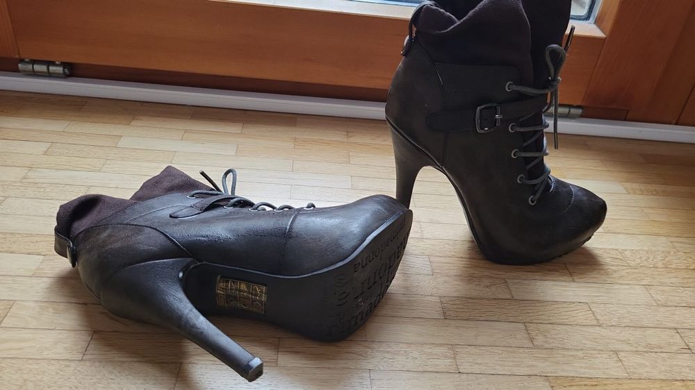 Chaussures à Talons VanDal En Cuir Noir - Pointure UK 5 / 38 Environ - Occasion Bon État
