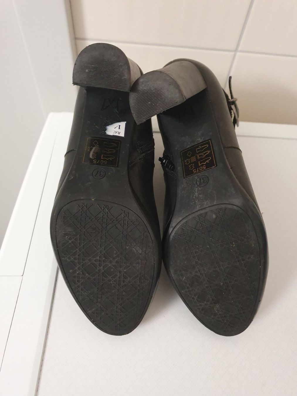 Scarpe da donna: bottines en cuir marque chez André 37 – Usato da Cheseaux sur Lausanne venduto da pan_skd5 3