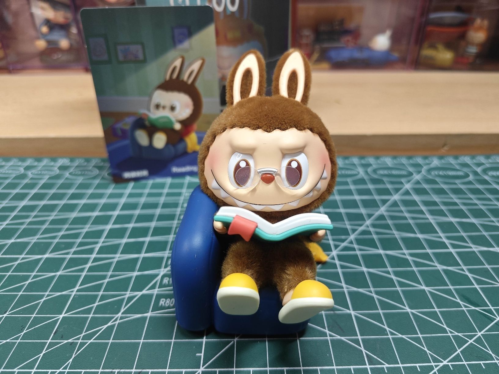 Pop Mart Statuette: POP MART LABUBU 1:00A.M.--Reading Time – Nuovo (secondo la descrizione) da Horw venduto da aquarellmmm2024