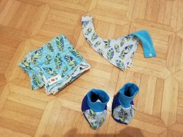 Babauba Handmade Newborn Set blau Federn, Nuscheli, Schühli