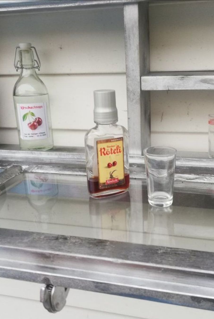Finestre: Minibar altes Fenster – Usato da Basel venduto da 123KIKIDEE 1