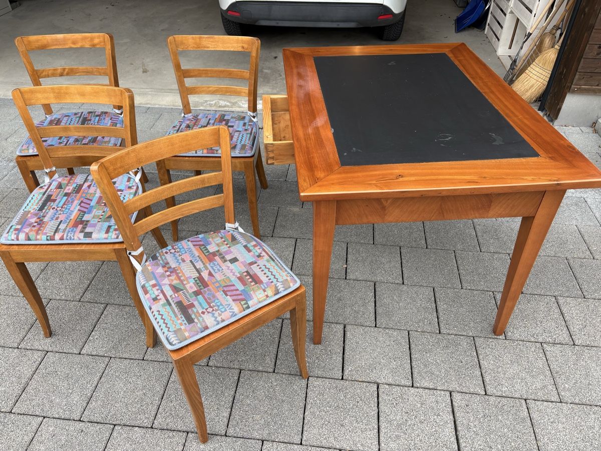 Set di tavolo e panche: Antiker Schiefertisch mit Stühlen – Usato da Hochdorf venduto da si981978 5