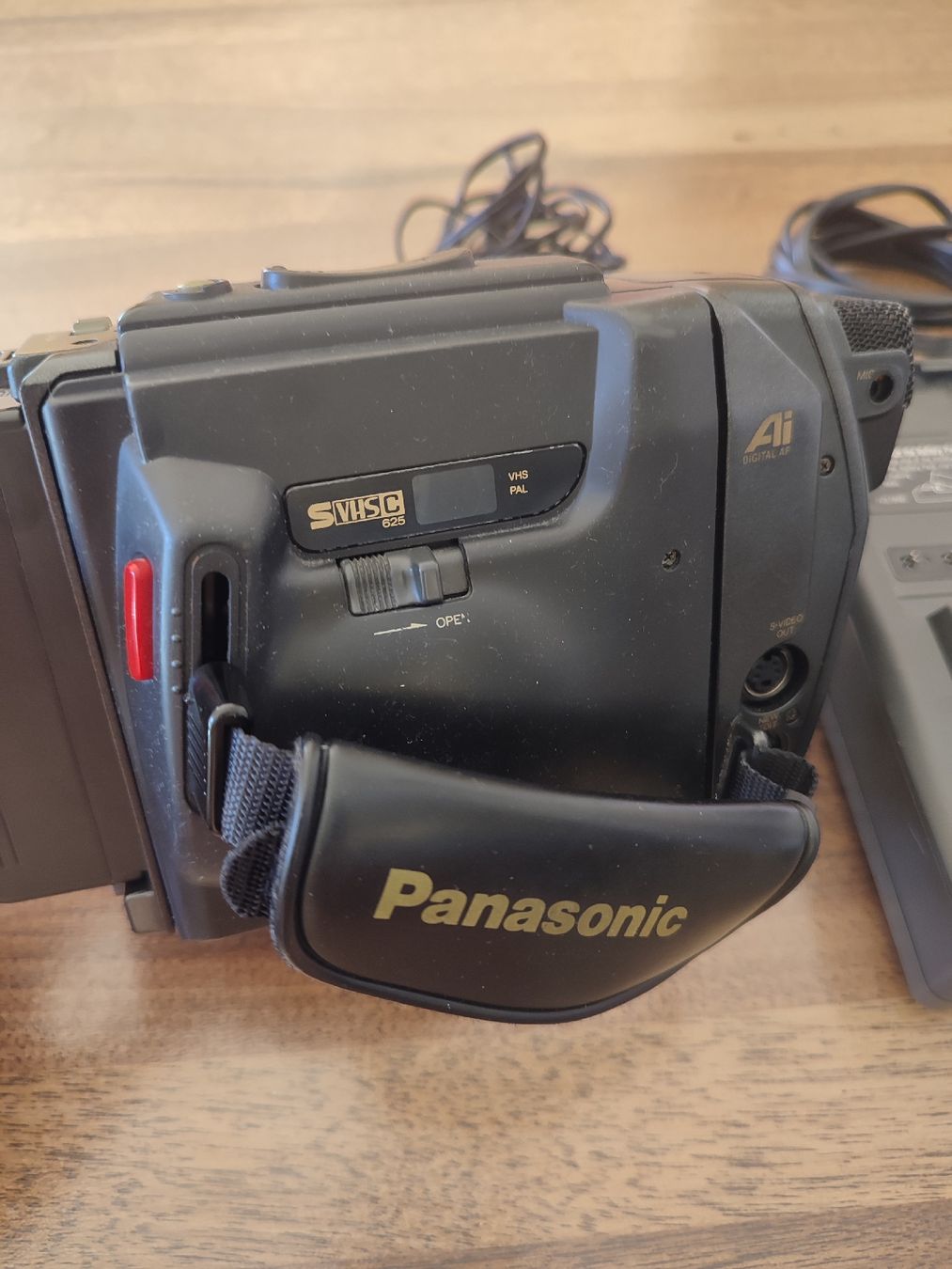 Panasonic Camcorder: Caméscope Panasonic NV-S7E – Gebraucht aus Bougy-Villars von Vogue 9