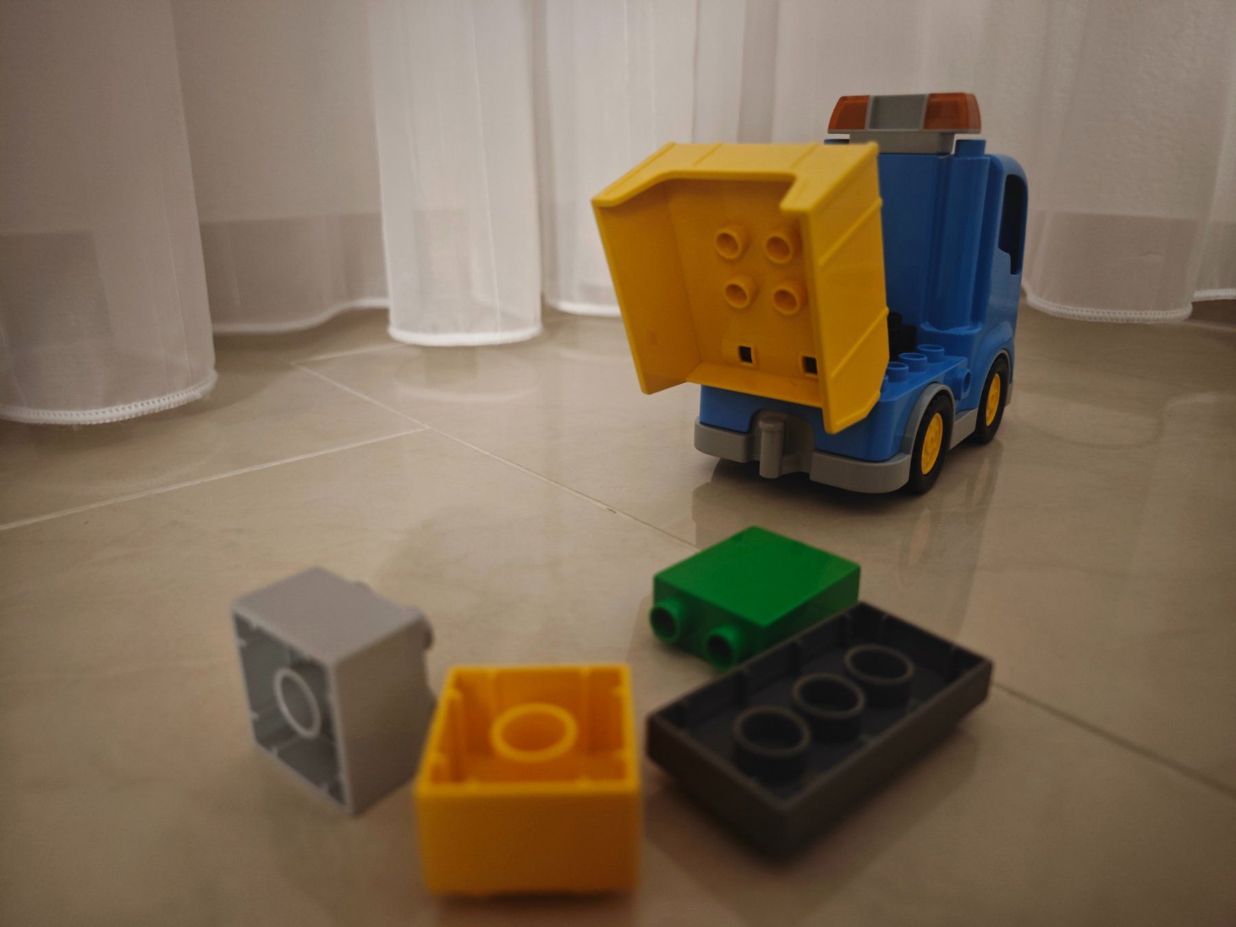 Lego Giocattoli: Lego Duplo Bagger und Lastwagen – Usato da Jona venduto da Wellisi 2