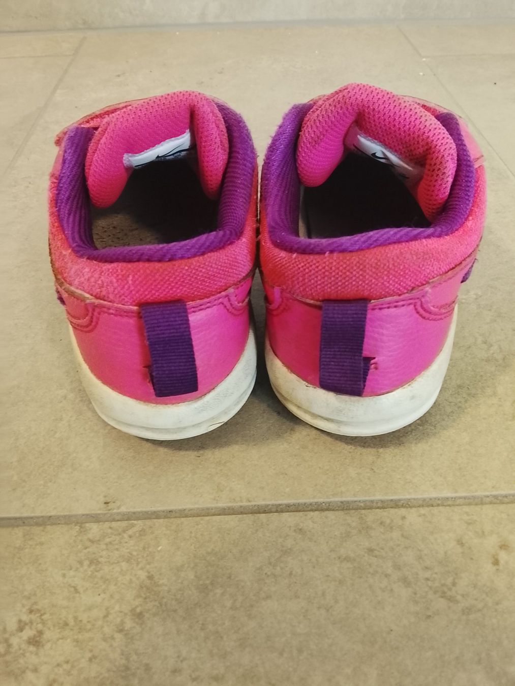 Nike Scarpe per ragazzi: Sneakers Nike Gr. 30 – Usato da St. Gallen venduto da Fluros 2