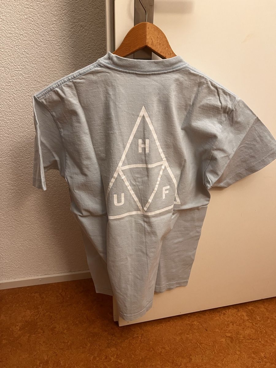 T-shirt: HUF Tshirt Size M – Usato da Thalwil venduto da apudhelvetia 2