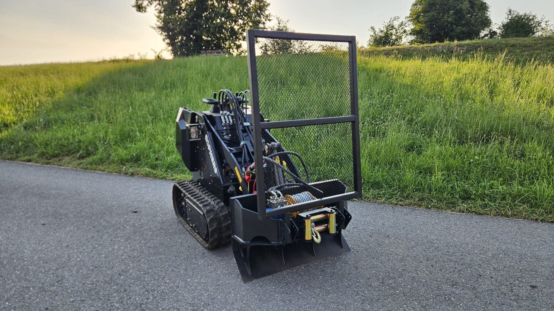 Excavateurs: Elektro Kompaktlader Gophers 320 4x4 oder Raupe neu – Neuf avec emballage d'origine à Kaltbrunn par Lasko77 2