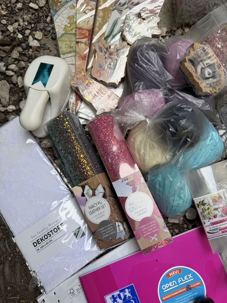Kit bricolage: GROSSES Set von Bastelartikeln – Usato da Pfäffikon ZH venduto da lenaviktoria 1