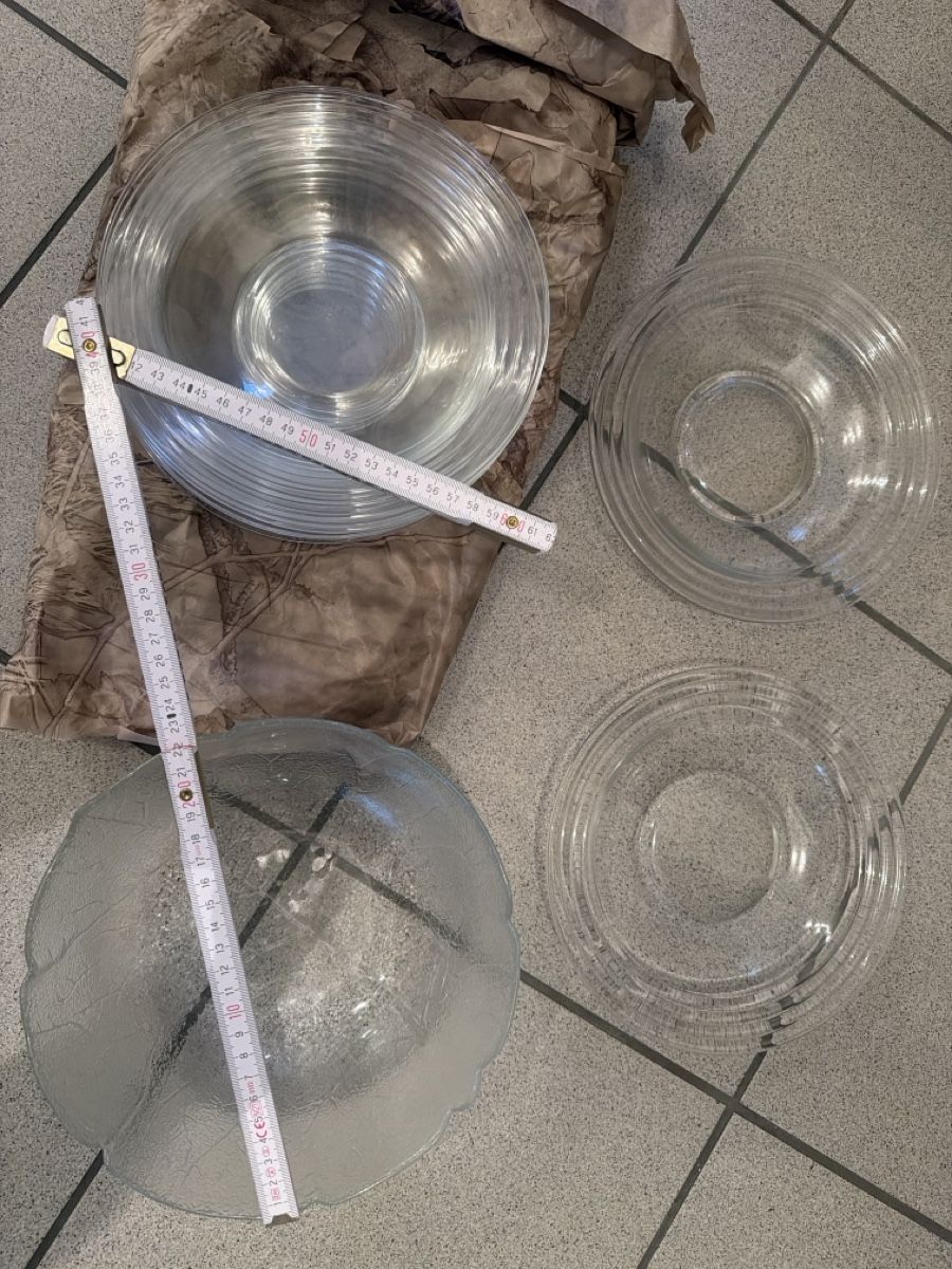 Gläser: Glas Schüssel, 10 Glas-Salat oder Dessertteller – Gebraucht aus Weggis von Doris