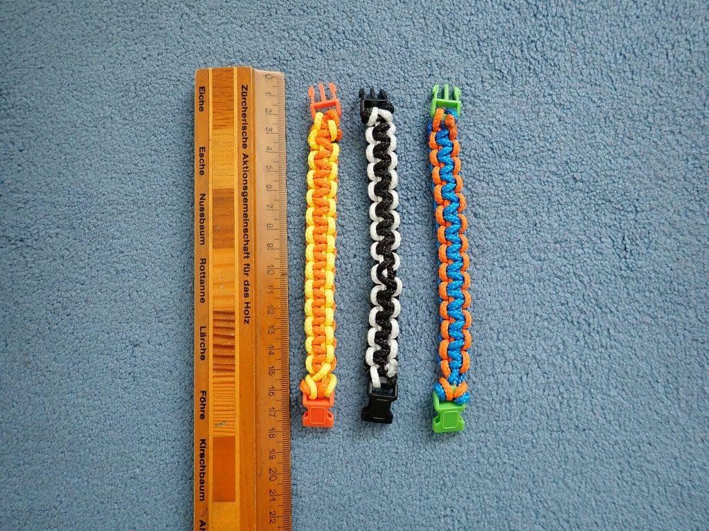 Bracciali & Braccialetti: 3 farbige Armbänder – Usato da Galgenen venduto da Marc98 1