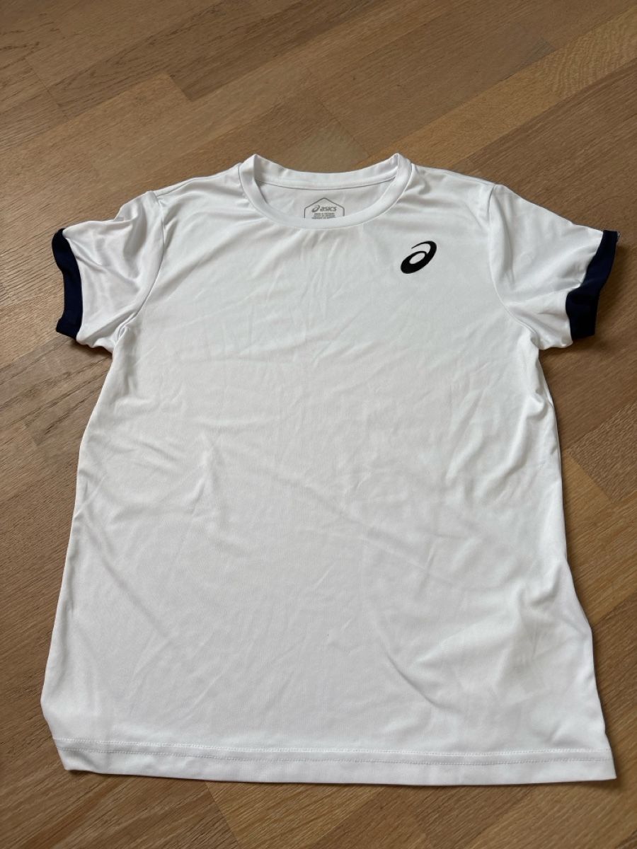 Lotti & Set di vestiti: Sportset gr 135 – Usato da Unterseen venduto da Jubrunner 2