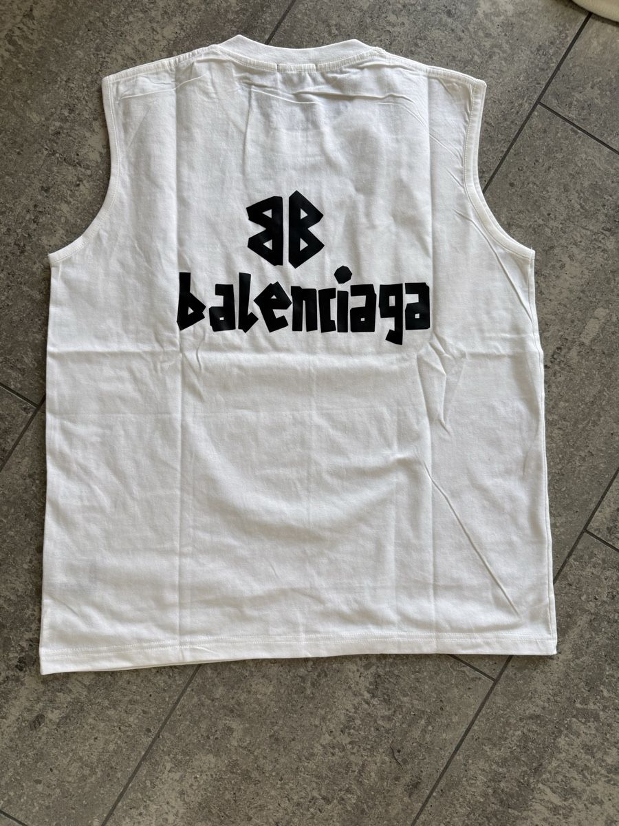 T-Shirts: Balenciaga Tank Top – Neu (gemäss Beschreibung) aus Allschwil von lor_6cgq 1