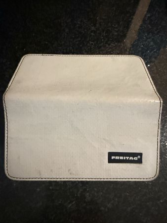 Freitag Etui weiss gebrauchter Zustand
