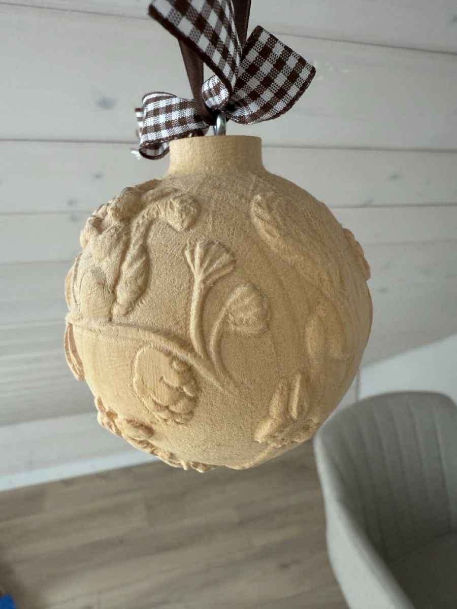 Alle Dekorationen: Arven Kugel handgefertigt mit Eichhörnchen  – Neu (gemäss Beschreibung) aus Sarmenstorf von Nathaliie_21 2