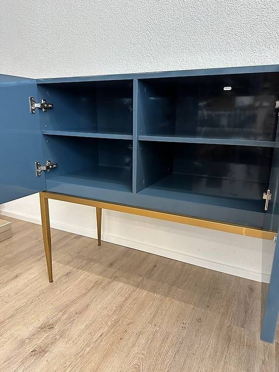 Cassettiere: Hochglanz Sideboard in Blau mit Goldgestell – Usato da Obernau venduto da Arche_Noah_Brocki 2