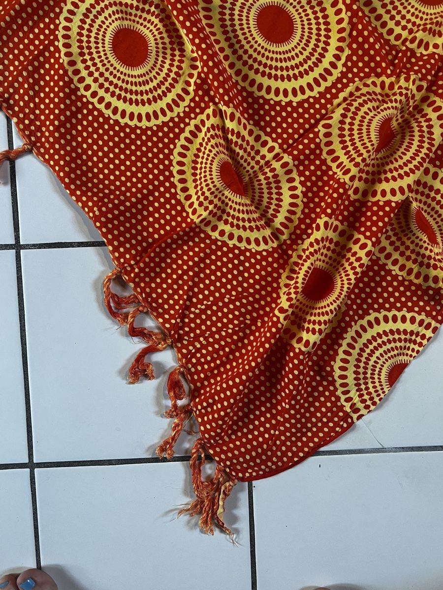 Foulard & Sciarpe: Strandtuch oder Schal gelb orange ca. 120x140 – Usato da Bern venduto da fla_yj25 1